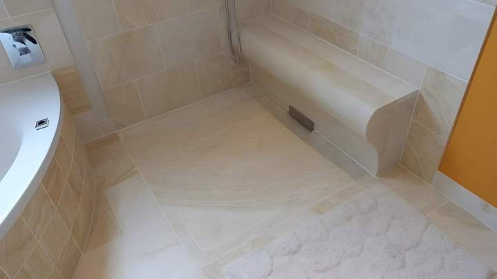 Salle de bains en pierre Bourges